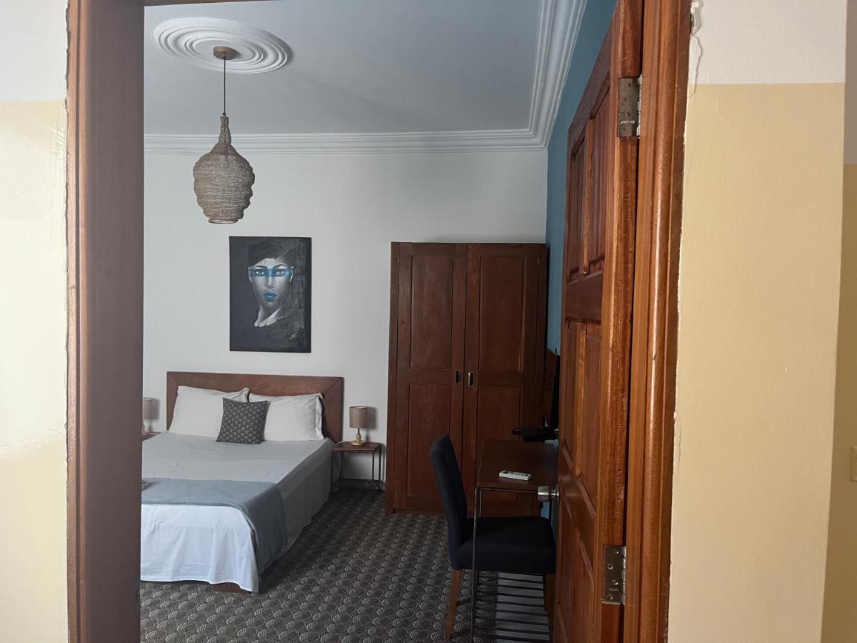 Les 5 Lanternes By Clara Bed and Breakfast Dakar Esterno foto