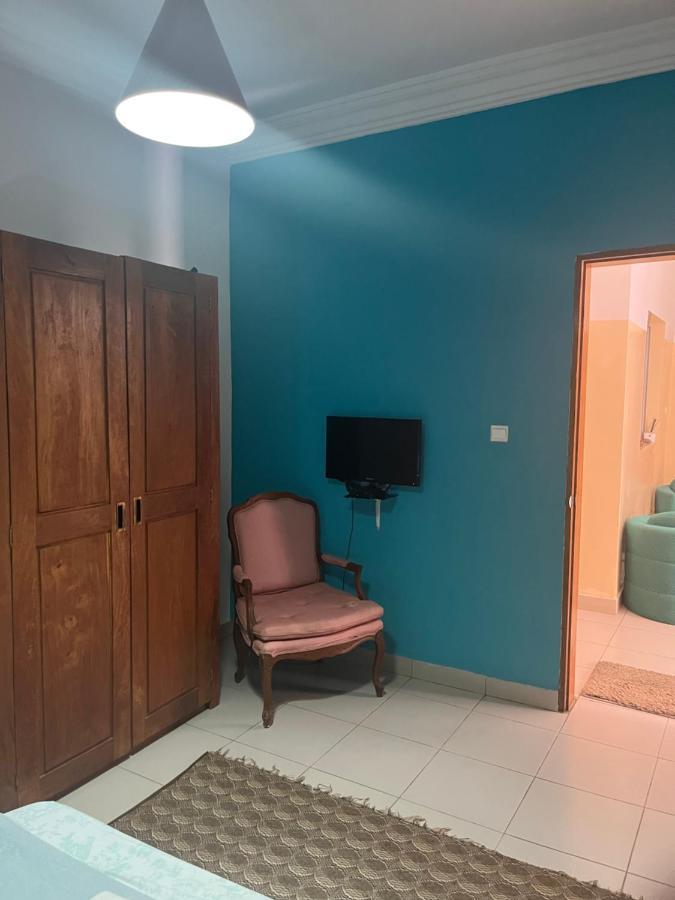 Les 5 Lanternes By Clara Bed and Breakfast Dakar Esterno foto