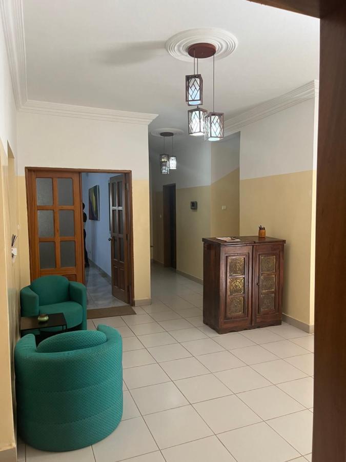 Les 5 Lanternes By Clara Bed and Breakfast Dakar Esterno foto