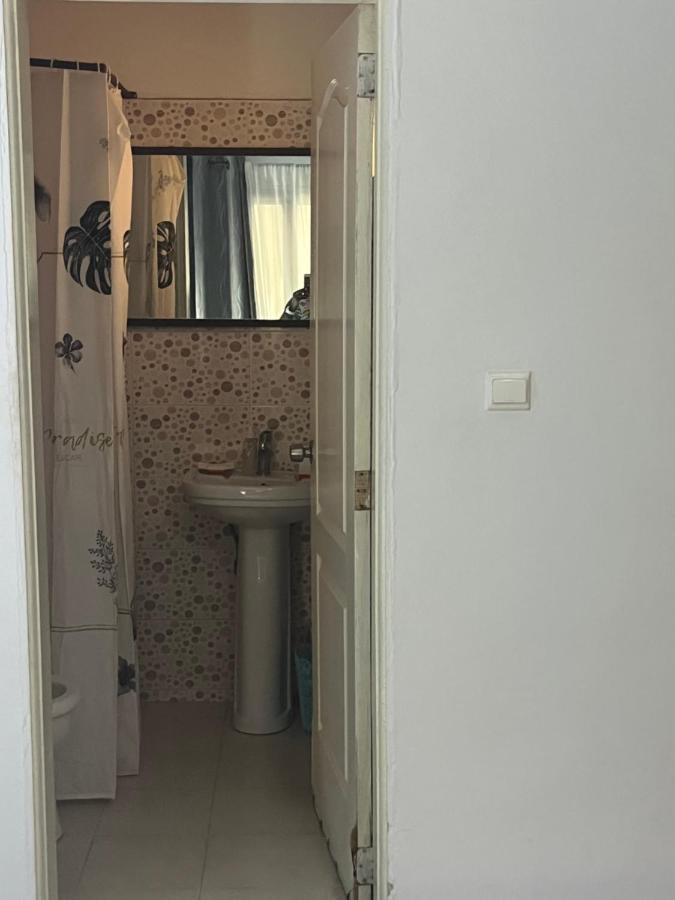 Les 5 Lanternes By Clara Bed and Breakfast Dakar Esterno foto