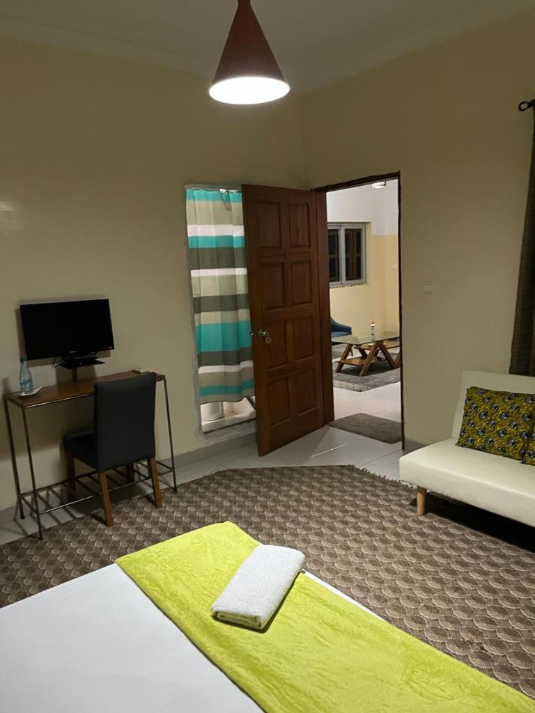 Les 5 Lanternes By Clara Bed and Breakfast Dakar Esterno foto