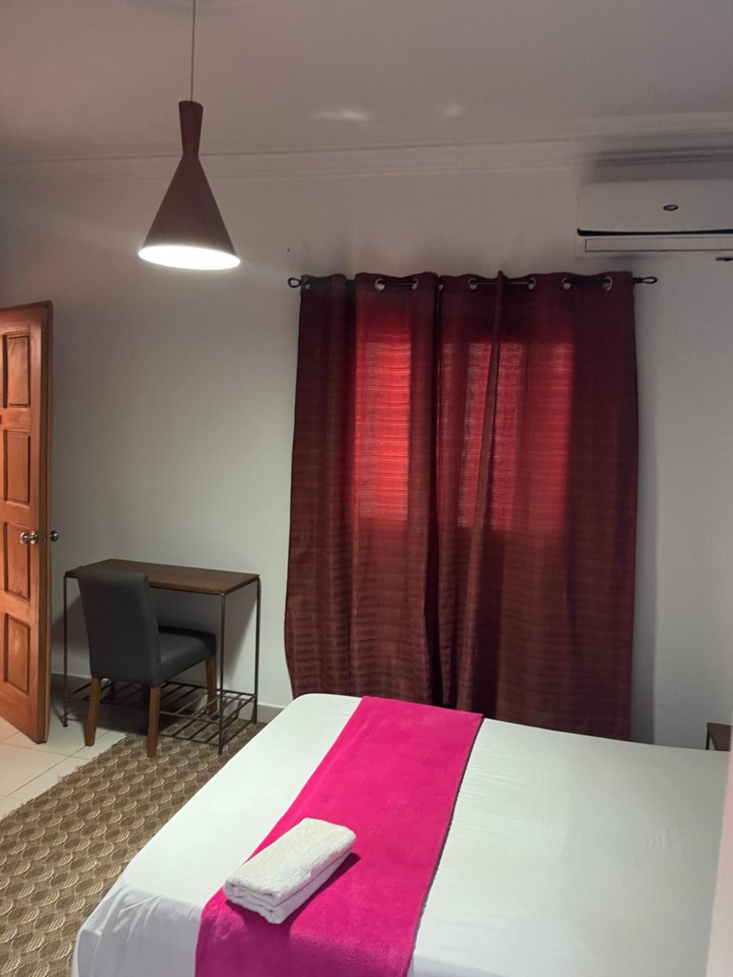 Les 5 Lanternes By Clara Bed and Breakfast Dakar Esterno foto