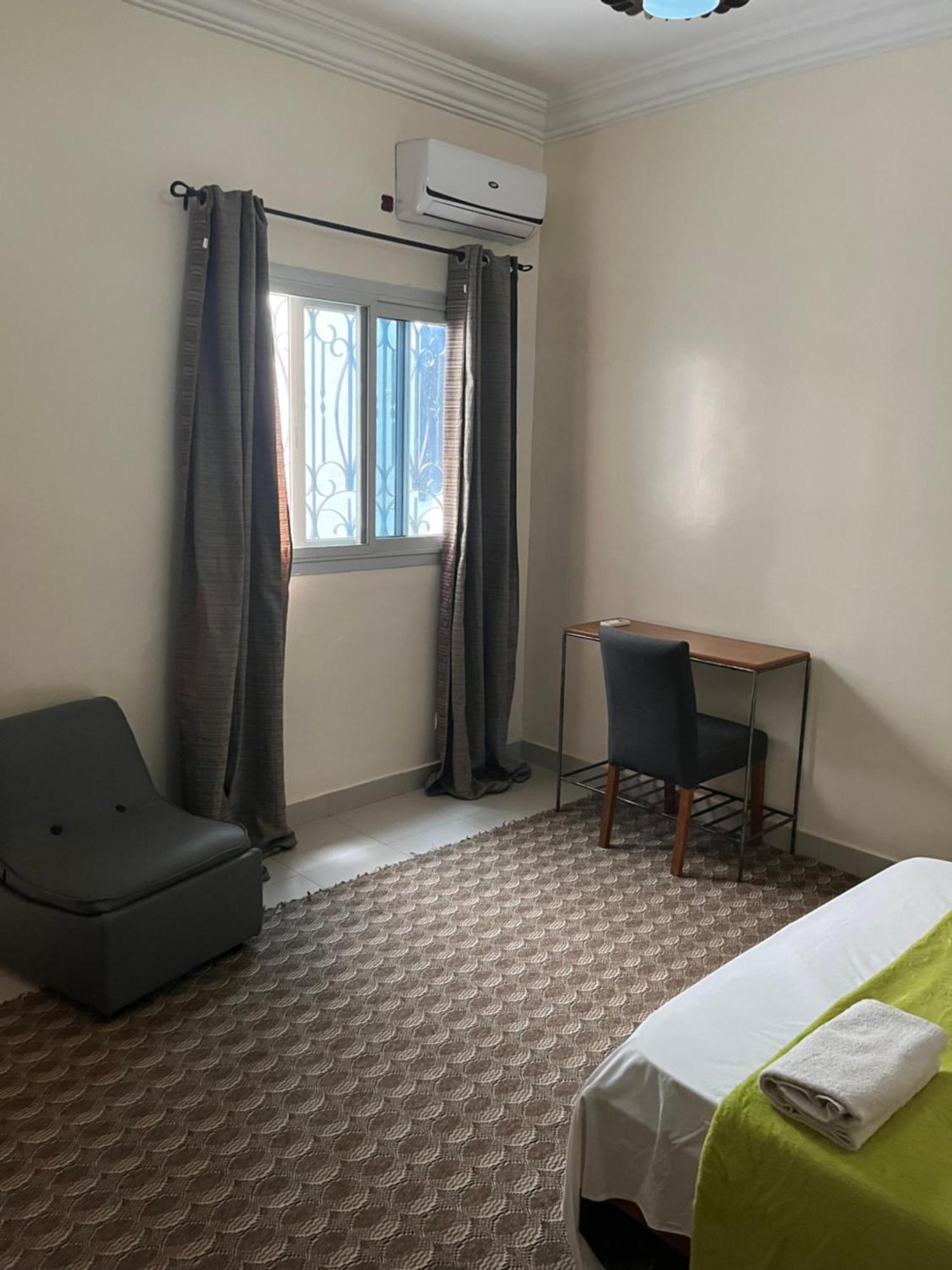 Les 5 Lanternes By Clara Bed and Breakfast Dakar Esterno foto